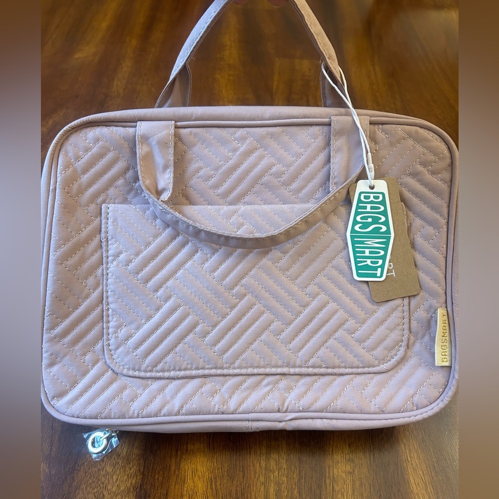 NWT Travel/Accessory Bag, quilted, light pink